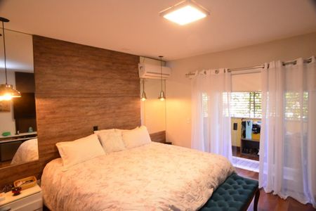 Casa de condomínio à venda com 634m², 4 quartos e 4 vagas Casa de condomínio à venda com 634m², 4 quartos e 4 vagasSuíte Principal