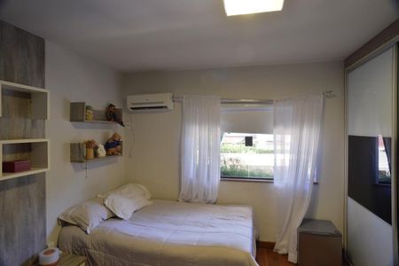 Casa de condomínio à venda com 634m², 4 quartos e 4 vagas Casa de condomínio à venda com 634m², 4 quartos e 4 vagasSuíte 1