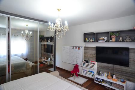 Casa de condomínio à venda com 634m², 4 quartos e 4 vagas Casa de condomínio à venda com 634m², 4 quartos e 4 vagasSuíte 3