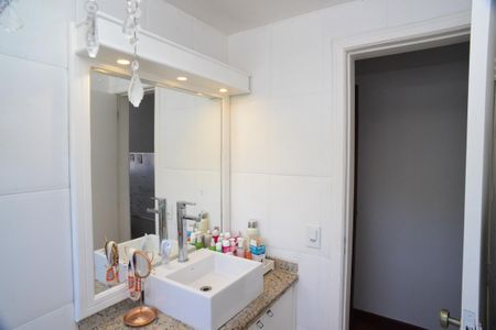 Casa de condomínio à venda com 634m², 4 quartos e 4 vagas Casa de condomínio à venda com 634m², 4 quartos e 4 vagasBanheiro Suíte 3