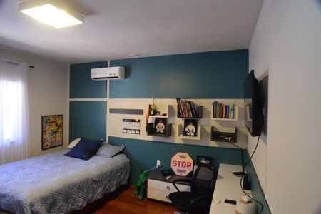 Casa de condomínio à venda com 634m², 4 quartos e 4 vagas Casa de condomínio à venda com 634m², 4 quartos e 4 vagasSuíte 2