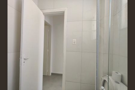Apartamento para alugar com 65m², 2 quartos e 1 vaga Apartamento para alugar com 65m², 2 quartos e 1 vagaBanheiro Corredor