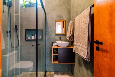 Casa à venda com 158m², 2 quartos e 1 vaga Casa à venda com 158m², 2 quartos e 1 vagaBanheiro social