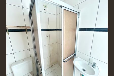 Banheiro  de kitnet/studio para alugar com 1 quarto, 28m² em Centro, Guarulhos