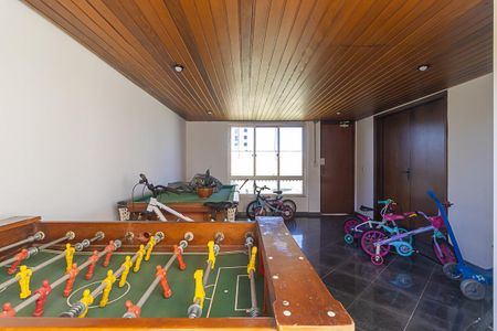Apartamento à venda com 103m², 3 quartos e 2 vagas Apartamento à venda com 103m², 3 quartos e 2 vagasÁrea comum - Sala de jogos