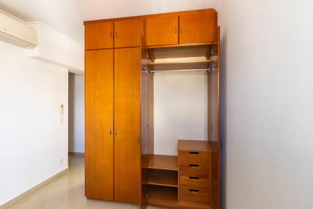 Apartamento à venda com 103m², 3 quartos e 2 vagas Apartamento à venda com 103m², 3 quartos e 2 vagasQuarto 1 - Suíte