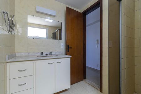 Apartamento à venda com 103m², 3 quartos e 2 vagas Apartamento à venda com 103m², 3 quartos e 2 vagasBanheiro da suíte