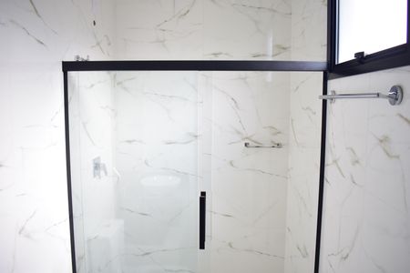 Casa de condomínio para alugar com 278m², 2 quartos e 4 vagasBanheiro da Suíte 2