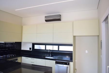 Casa de condomínio para alugar com 278m², 2 quartos e 4 vagasCozinha - Armários