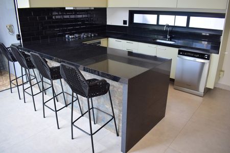 Casa de condomínio para alugar com 278m², 2 quartos e 4 vagasCozinha