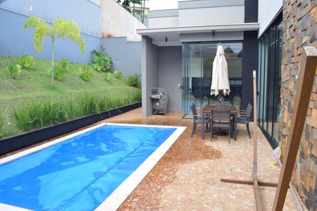 Casa de condomínio para alugar com 278m², 2 quartos e 4 vagasPiscina