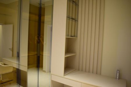 Casa de condomínio para alugar com 278m², 2 quartos e 4 vagasEscritório