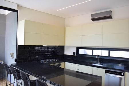 Casa de condomínio para alugar com 278m², 2 quartos e 4 vagasCozinha - Armários
