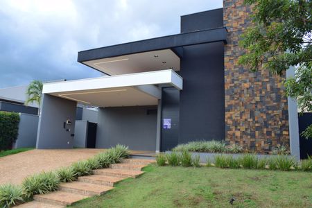 Casa de condomínio para alugar com 278m², 2 quartos e 4 vagasFachada