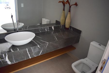 Casa de condomínio para alugar com 278m², 2 quartos e 4 vagasBanheiro 1