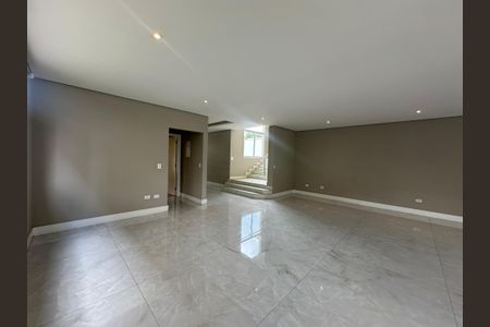 Casa de condomínio para alugar com 470m², 4 quartos e 4 vagas Casa de condomínio para alugar com 470m², 4 quartos e 4 vagasSala