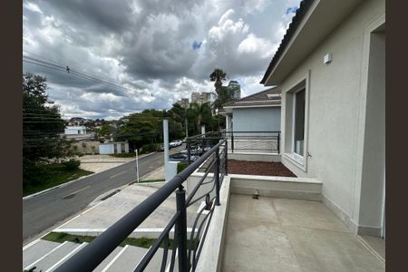 Casa de condomínio para alugar com 470m², 4 quartos e 4 vagas Casa de condomínio para alugar com 470m², 4 quartos e 4 vagasSacada