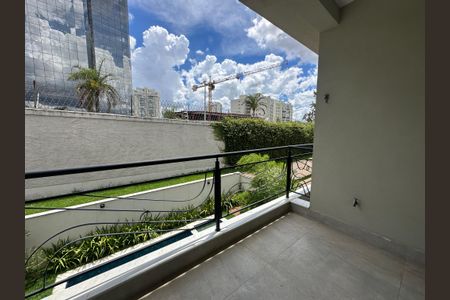 Casa de condomínio para alugar com 470m², 4 quartos e 4 vagas Casa de condomínio para alugar com 470m², 4 quartos e 4 vagasSacada Suíte 3