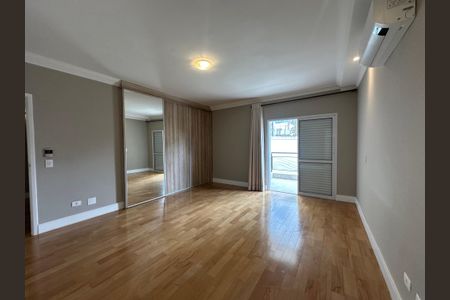 Casa de condomínio para alugar com 470m², 4 quartos e 4 vagas Casa de condomínio para alugar com 470m², 4 quartos e 4 vagasSuíte 4