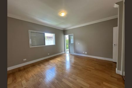 Casa de condomínio para alugar com 470m², 4 quartos e 4 vagas Casa de condomínio para alugar com 470m², 4 quartos e 4 vagasSuíte 3