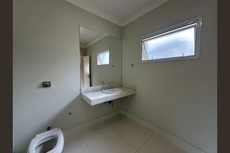 Casa de condomínio para alugar com 470m², 4 quartos e 4 vagas Casa de condomínio para alugar com 470m², 4 quartos e 4 vagasBanheiro da Suíte 3