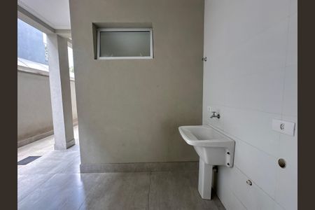 Casa de condomínio para alugar com 470m², 4 quartos e 4 vagas Casa de condomínio para alugar com 470m², 4 quartos e 4 vagasÁrea de Serviço