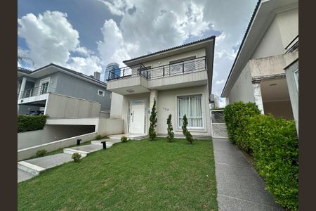 Casa de condomínio para alugar com 470m², 4 quartos e 4 vagas Casa de condomínio para alugar com 470m², 4 quartos e 4 vagasFachada