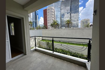 Casa de condomínio para alugar com 470m², 4 quartos e 4 vagas Casa de condomínio para alugar com 470m², 4 quartos e 4 vagasSacada Suíte 3