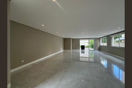 Casa de condomínio para alugar com 470m², 4 quartos e 4 vagas Casa de condomínio para alugar com 470m², 4 quartos e 4 vagasSala