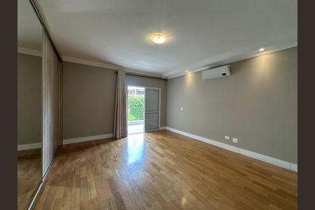 Casa de condomínio para alugar com 470m², 4 quartos e 4 vagas Casa de condomínio para alugar com 470m², 4 quartos e 4 vagasSuíte 4