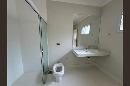 Casa de condomínio para alugar com 470m², 4 quartos e 4 vagas Casa de condomínio para alugar com 470m², 4 quartos e 4 vagasBanheiro da Suíte 3