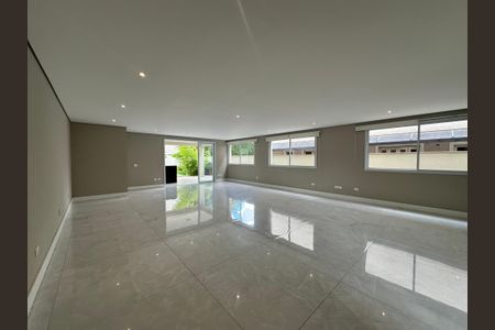 Casa de condomínio para alugar com 470m², 4 quartos e 4 vagas Casa de condomínio para alugar com 470m², 4 quartos e 4 vagasSala