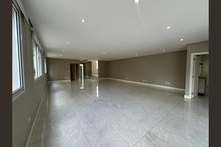 Casa de condomínio para alugar com 470m², 4 quartos e 4 vagas Casa de condomínio para alugar com 470m², 4 quartos e 4 vagasSala