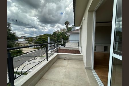 Casa de condomínio para alugar com 470m², 4 quartos e 4 vagas Casa de condomínio para alugar com 470m², 4 quartos e 4 vagasSacada