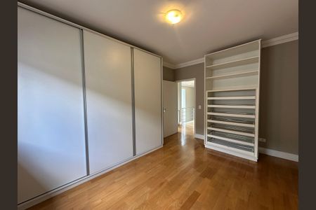 Casa de condomínio para alugar com 470m², 4 quartos e 4 vagas Casa de condomínio para alugar com 470m², 4 quartos e 4 vagasSuíte 1