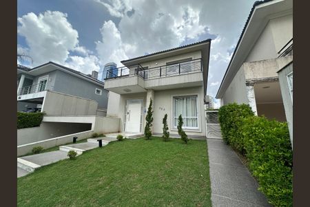 Casa de condomínio para alugar com 470m², 4 quartos e 4 vagas Casa de condomínio para alugar com 470m², 4 quartos e 4 vagasFachada