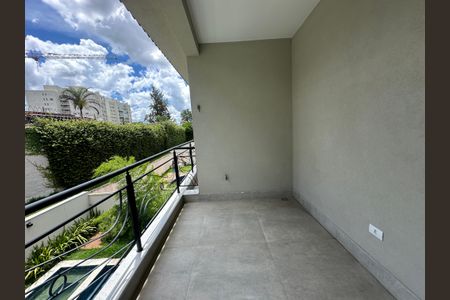 Casa de condomínio para alugar com 470m², 4 quartos e 4 vagas Casa de condomínio para alugar com 470m², 4 quartos e 4 vagasSacada Suíte 3