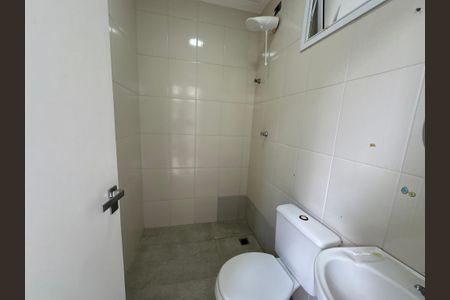 Casa de condomínio para alugar com 470m², 4 quartos e 4 vagas Casa de condomínio para alugar com 470m², 4 quartos e 4 vagasBanheiro de serviço