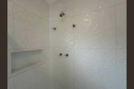 Casa de condomínio para alugar com 470m², 4 quartos e 4 vagas Casa de condomínio para alugar com 470m², 4 quartos e 4 vagasBanheiro da Suíte 4