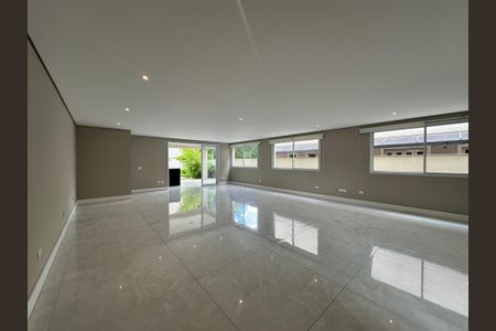 Casa de condomínio para alugar com 470m², 4 quartos e 4 vagas Casa de condomínio para alugar com 470m², 4 quartos e 4 vagasSala