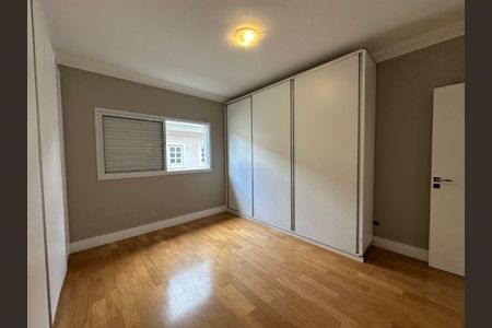 Casa de condomínio para alugar com 470m², 4 quartos e 4 vagas Casa de condomínio para alugar com 470m², 4 quartos e 4 vagasSuíte 1