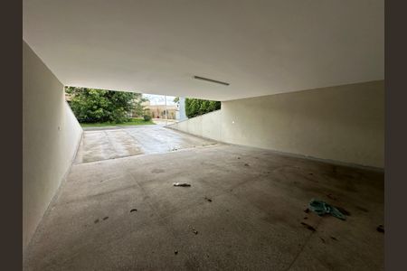 Casa de condomínio para alugar com 470m², 4 quartos e 4 vagas Casa de condomínio para alugar com 470m², 4 quartos e 4 vagasGaragem