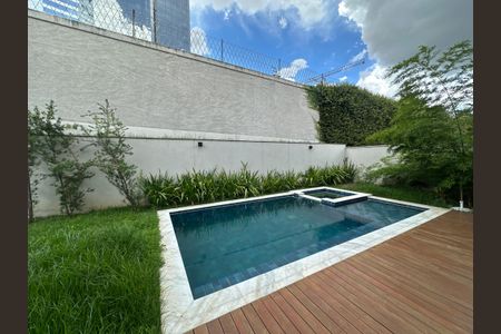 Casa de condomínio para alugar com 470m², 4 quartos e 4 vagas Casa de condomínio para alugar com 470m², 4 quartos e 4 vagasPiscina