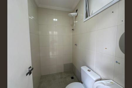 Casa de condomínio para alugar com 470m², 4 quartos e 4 vagas Casa de condomínio para alugar com 470m², 4 quartos e 4 vagasBanheiro de serviço