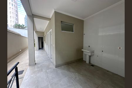 Casa de condomínio para alugar com 470m², 4 quartos e 4 vagas Casa de condomínio para alugar com 470m², 4 quartos e 4 vagasÁrea de Serviço