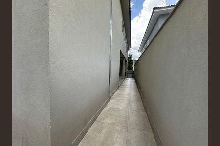 Casa de condomínio para alugar com 470m², 4 quartos e 4 vagas Casa de condomínio para alugar com 470m², 4 quartos e 4 vagasQuintal