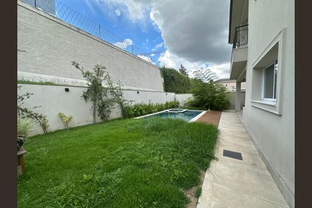 Casa de condomínio para alugar com 470m², 4 quartos e 4 vagas Casa de condomínio para alugar com 470m², 4 quartos e 4 vagasQuintal