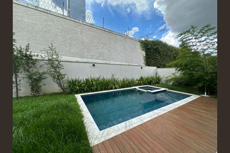 Casa de condomínio para alugar com 470m², 4 quartos e 4 vagas Casa de condomínio para alugar com 470m², 4 quartos e 4 vagasPiscina