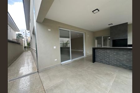 Casa de condomínio para alugar com 470m², 4 quartos e 4 vagas Casa de condomínio para alugar com 470m², 4 quartos e 4 vagasChurrasqueira