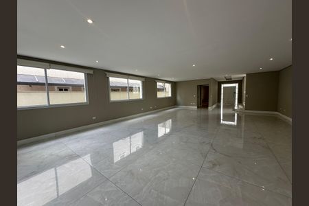 Casa de condomínio para alugar com 470m², 4 quartos e 4 vagas Casa de condomínio para alugar com 470m², 4 quartos e 4 vagasSala